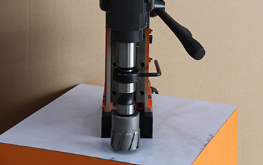 磁力鉆不能盲打，如何對(duì)超厚鋼板作業(yè)